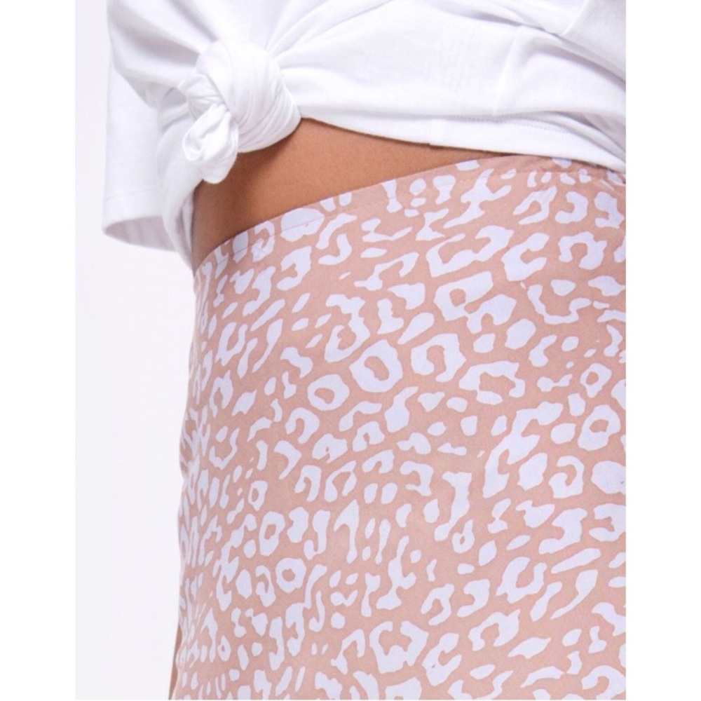 β’ 4X H P β’ Motel Tauri Midi Skirt In Leopard Spot - Picture 5 of 6